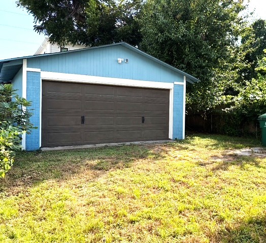 2007 Spring Street Houston, TX 77007 - Photo 4 of 18 a view of a backyard of a house