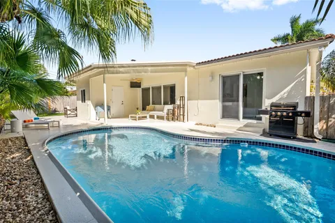 $829,000 | 3431 Northeast 18th Avenue, Oakland Park, FL 33306