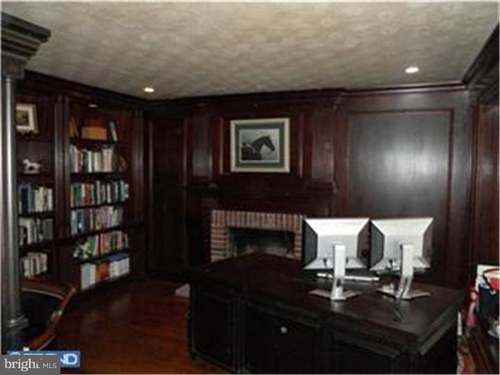 301 Plymouth Road Ambler, PA 19002 - Photo 3 of 25 Gallery Image 3