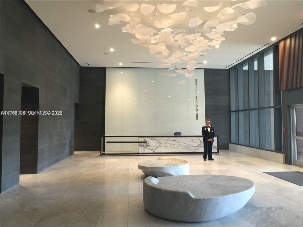 68 Southeast 6th Street, Unit 2807 Miami, FL 33131 - Photo 13 of 30