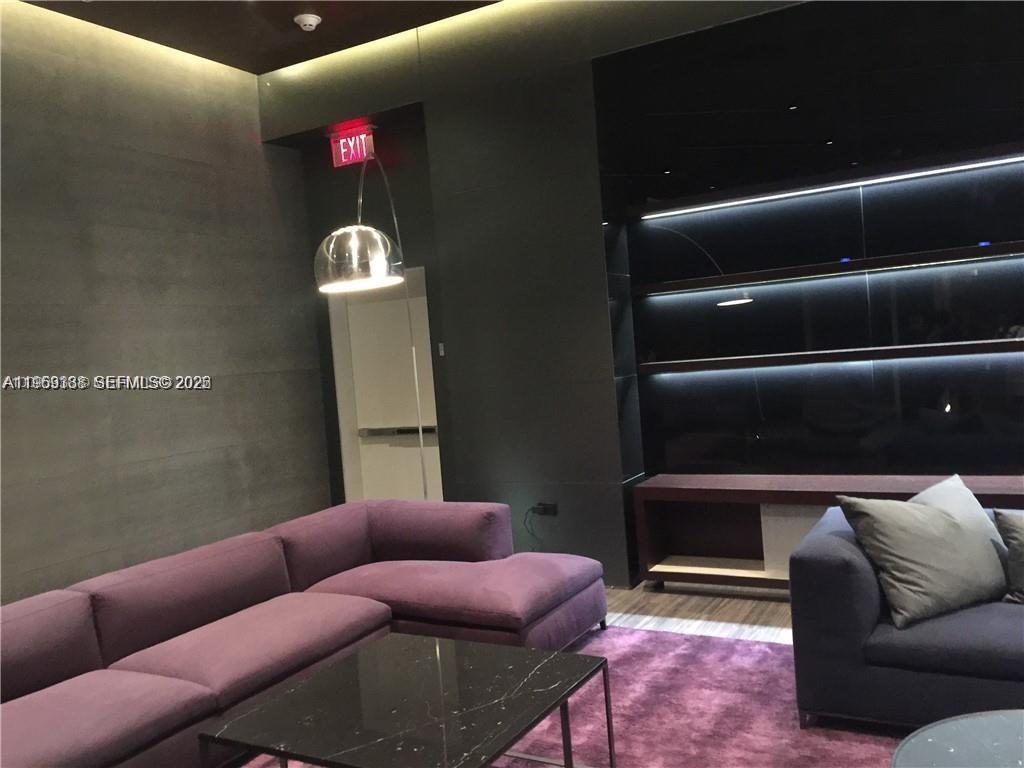 68 Southeast 6th Street, Unit 2807 Miami, FL 33131 - Photo 16 of 30