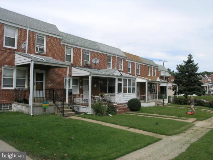 3702 Greenvale Road Baltimore, MD 21229 - Photo 14 of 15 a house view with a garden space