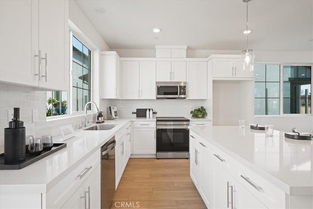 4831 Arroyo Run Moorpark, CA 93021 - Photo 10 of 33 Photos are of model match - interior and exterior finishes may vary