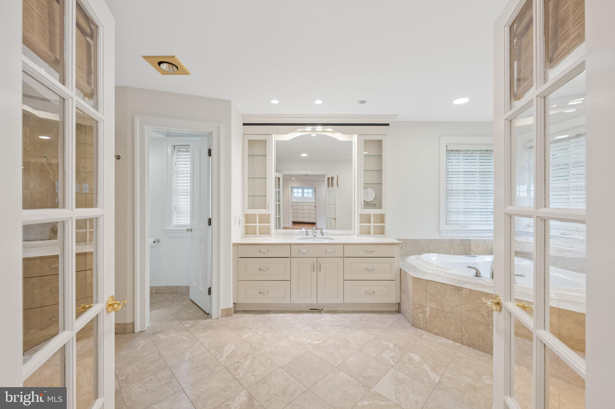 7102 Exeter Road Bethesda, MD 20814 - Photo 11 of 31