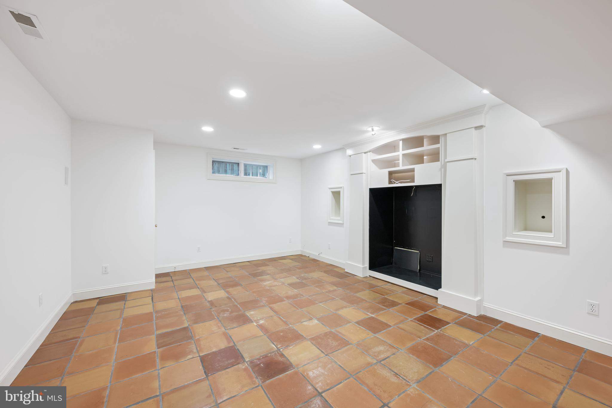 7102 Exeter Road Bethesda, MD 20814 - Photo 25 of 31