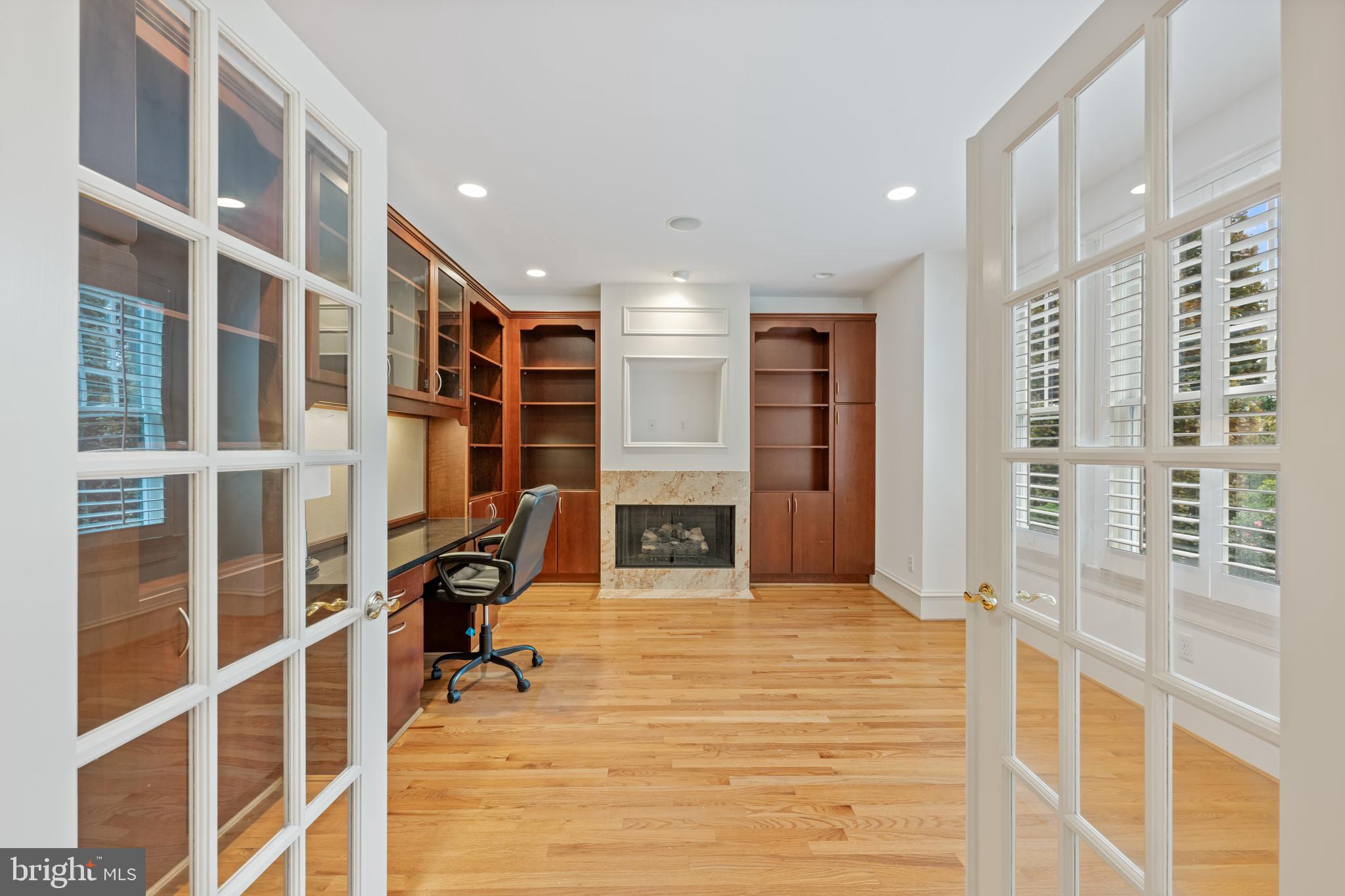 7102 Exeter Road Bethesda, MD 20814 - Photo 4 of 31