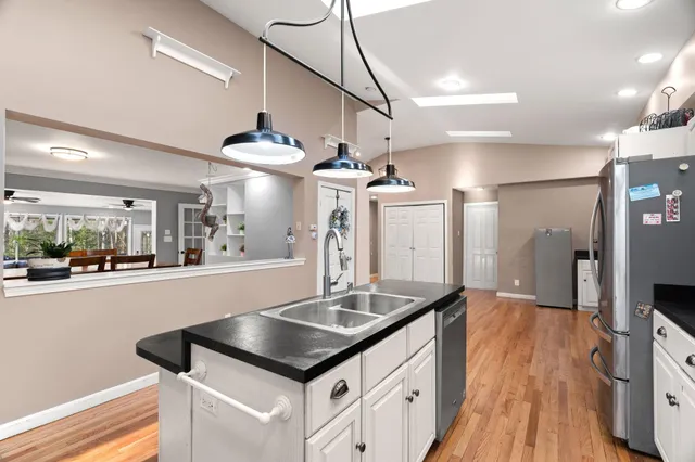 $789,000 | 314 Main Street, Plaistow, NH 03865