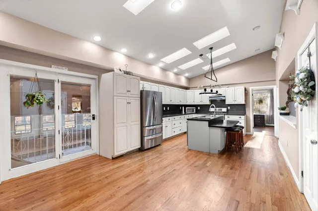 $789,000 | 314 Main Street, Plaistow, NH 03865