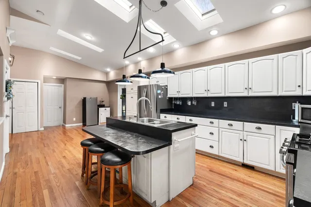 $789,000 | 314 Main Street, Plaistow, NH 03865