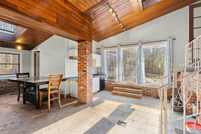 $789,000 | 314 Main Street, Plaistow, NH 03865