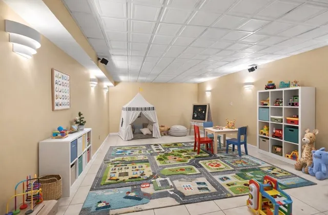 $789,000 | 314 Main Street, Plaistow, NH 03865