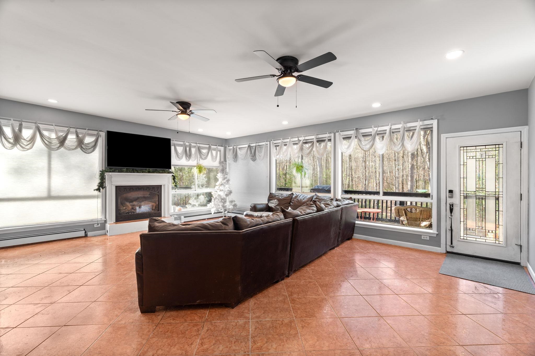 314 Main Street Plaistow, NH 03865 - Photo 9 of 60