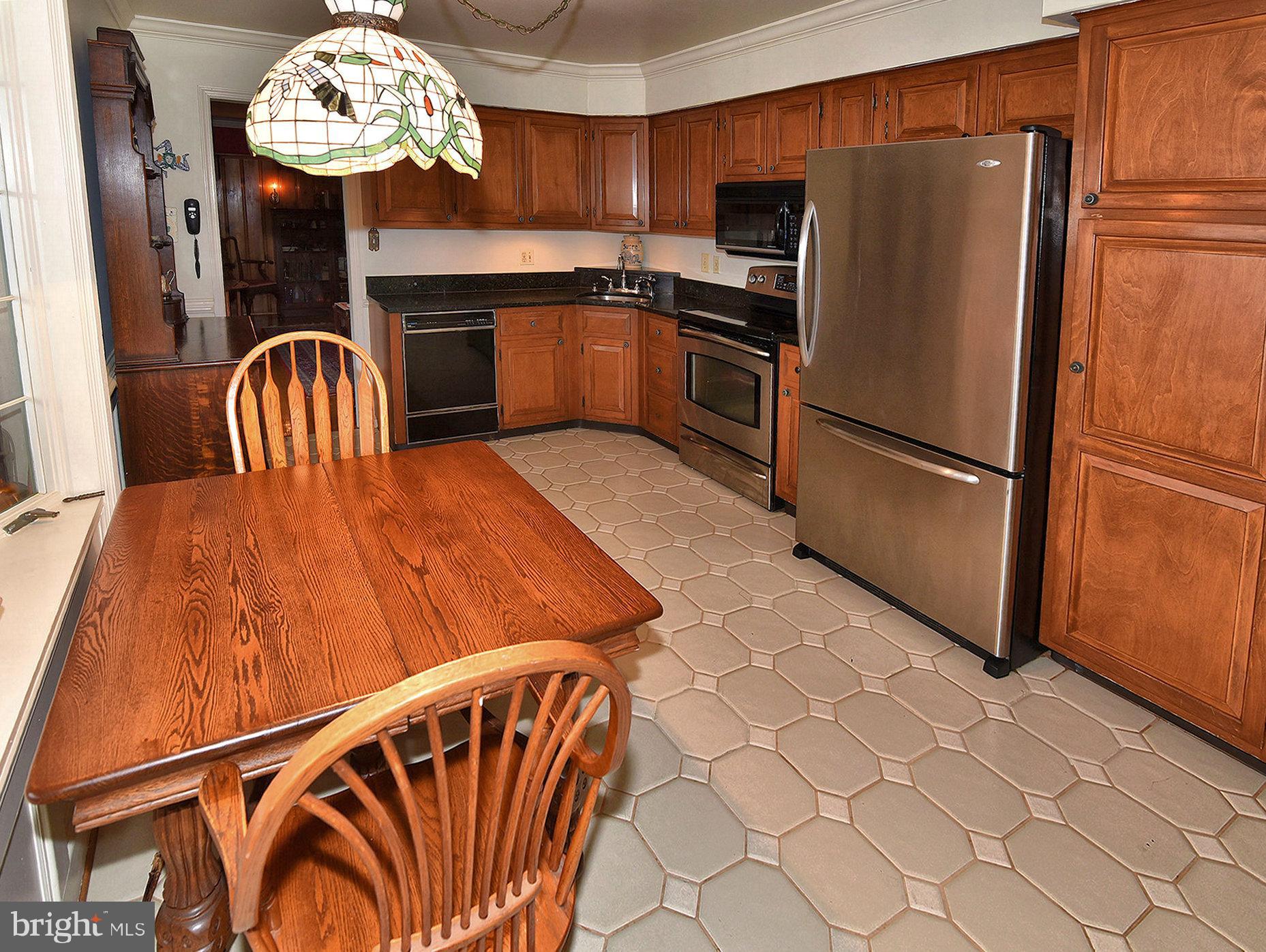 13600 Devonbrook Road Baldwin, MD 21013 - Photo 5 of 36 Spacious Eat-In Kit w/ SS appl granite countop