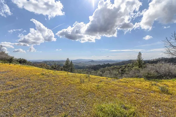 $299,000 | 1 Pennsylvania Gulch Road, Murphys, CA 95247