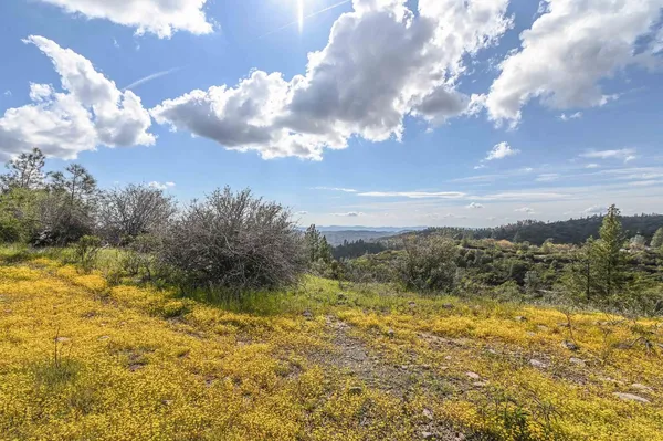 $299,000 | 1 Pennsylvania Gulch Road, Murphys, CA 95247