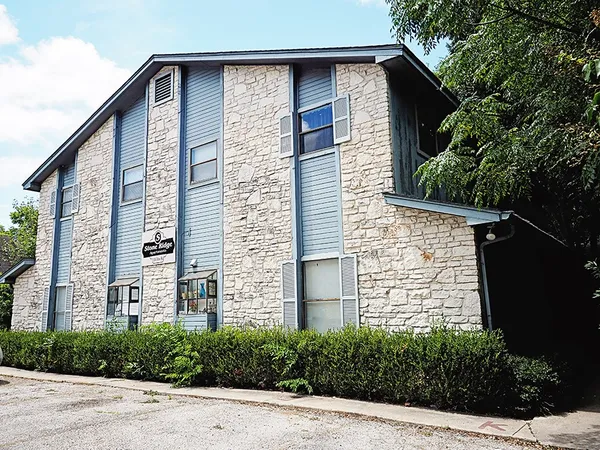 $1,100 | 115 South Frio Street, Unit H, Lockhart, TX 78644