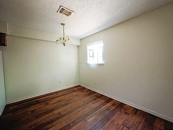 $1,100 | 115 South Frio Street, Unit H, Lockhart, TX 78644