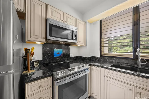 $4,000 | 6770 Hawaii Kai Drive, Unit 308, Honolulu, HI 96825