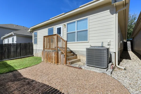 $1,750 | 7219 Painter Way, San Antonio, TX 78240