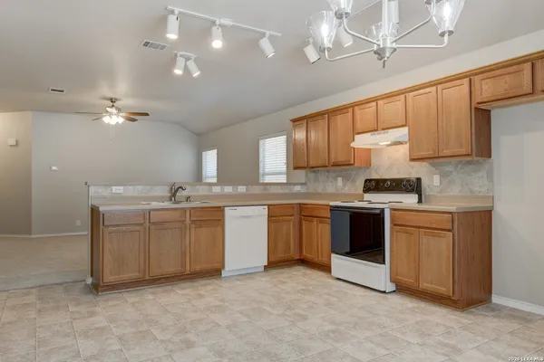 $1,750 | 7219 Painter Way, San Antonio, TX 78240