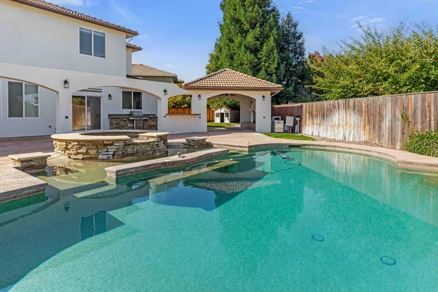 $879,999 | 3913 Bayview Drive, Modesto, CA 95355