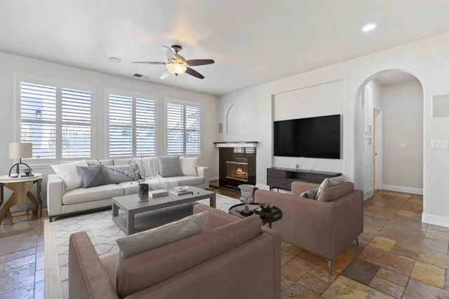 $879,999 | 3913 Bayview Drive, Modesto, CA 95355