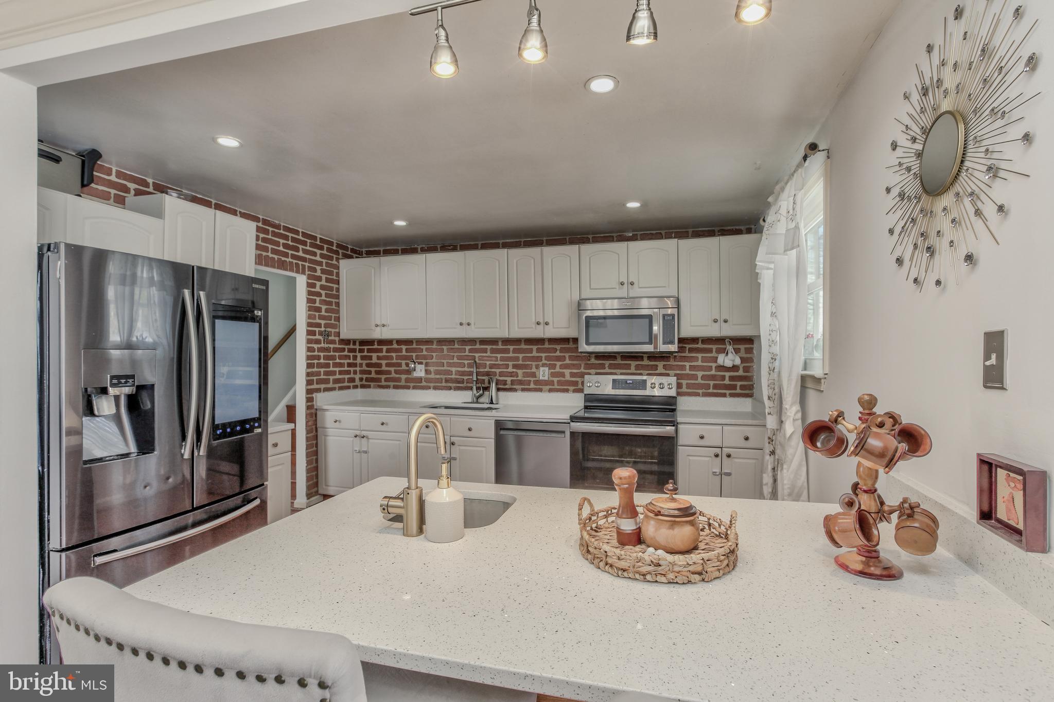 9129 Roundleaf Way Gaithersburg, MD 20879 - Photo 14 of 42 Gallery Image 14