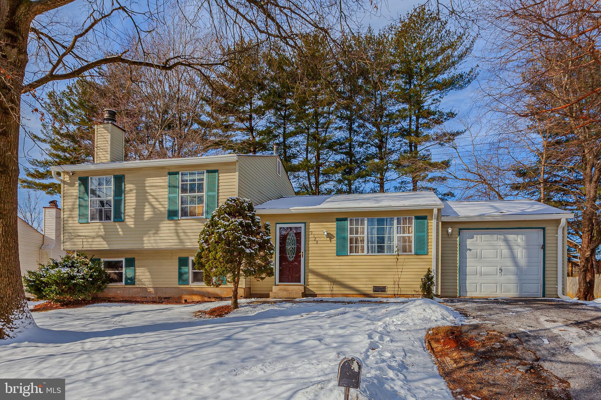 9129 Roundleaf Way Gaithersburg, MD 20879 - Photo 3 of 42 Gallery Image 3