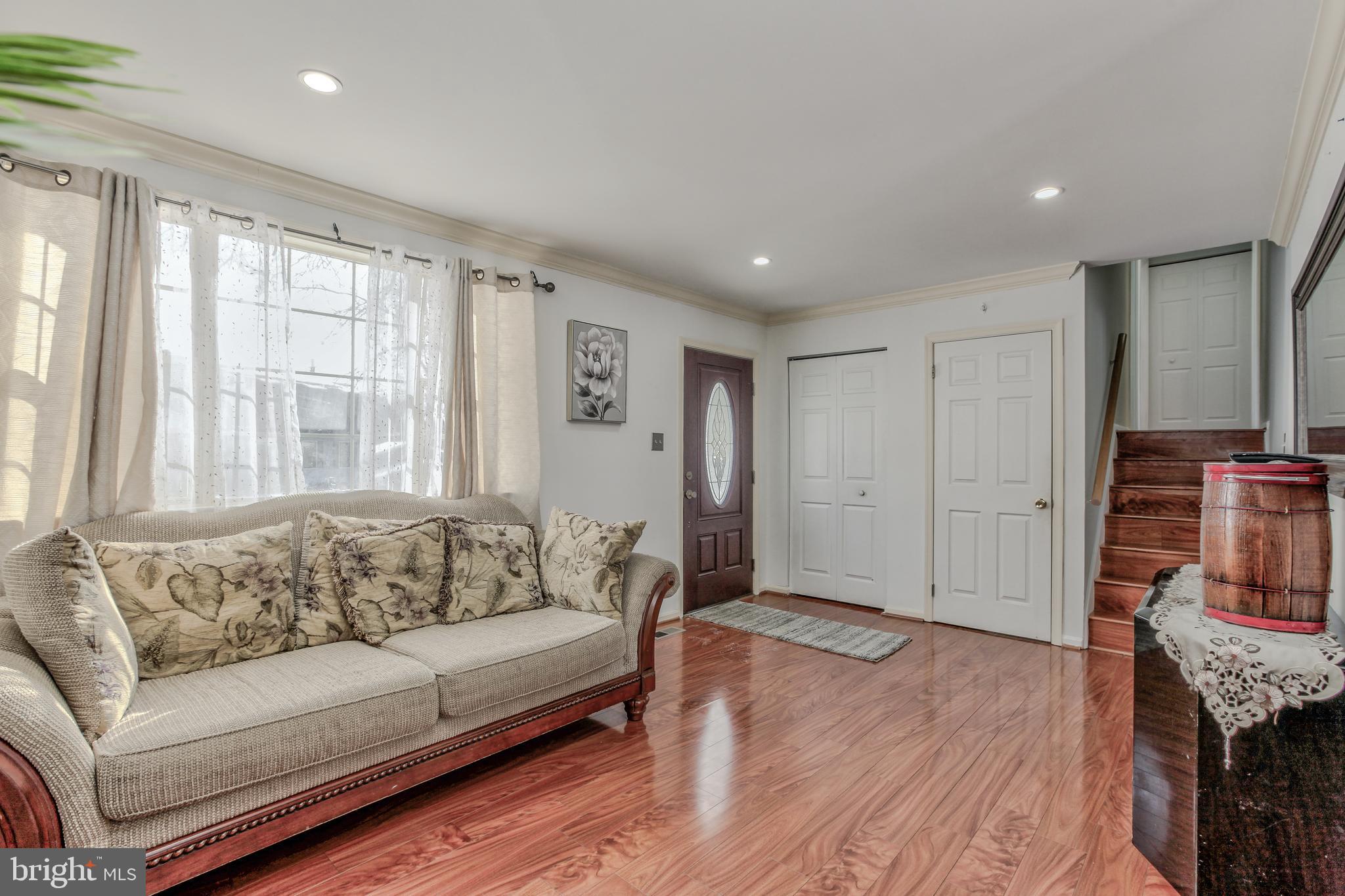 9129 Roundleaf Way Gaithersburg, MD 20879 - Photo 10 of 42 Gallery Image 10