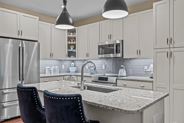 $415,000 | 515 North Churton Street, Unit 203, Hillsborough, NC 27278