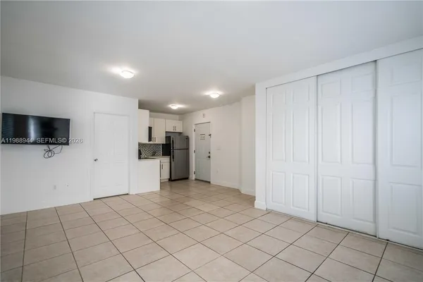 a view of a livingroom with an empty space