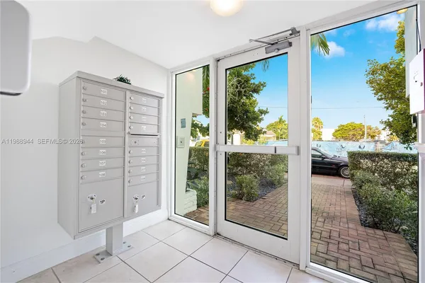 $1,650 | 6971 Carlyle Avenue, Unit 105, Miami Beach, FL 33141