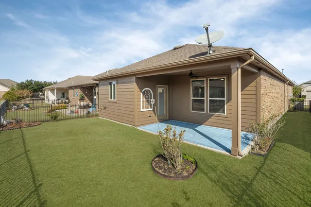 $305,000 | 3319 Chimney Swift Lane, Richmond, TX 77469