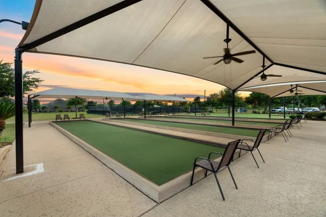 $305,000 | 3319 Chimney Swift Lane, Richmond, TX 77469