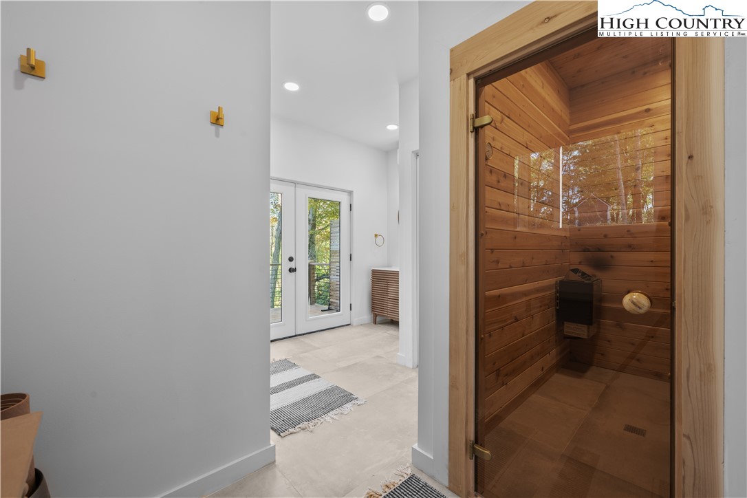 1075 Center Ct Drive Boone, NC 28607 - Photo 35 of 48 a view of a bathroom