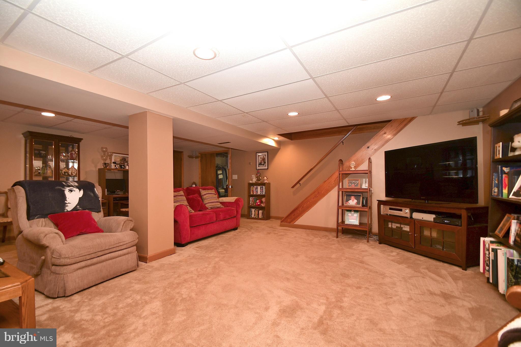 1515 Weyburn Road Baltimore, MD 21237 - Photo 14 of 21 Family Room