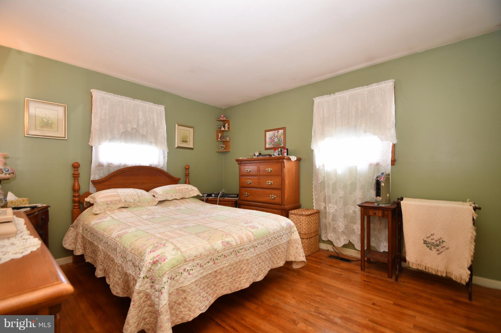 1515 Weyburn Road Baltimore, MD 21237 - Photo 9 of 21 Bedroom (Master)