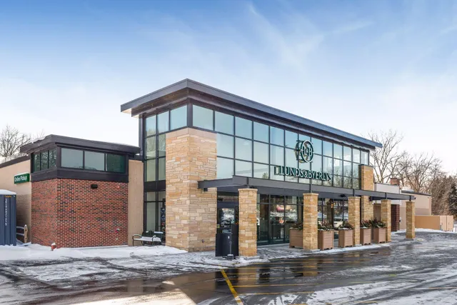 $1,200,000 | 2669 Woodbridge Road, Minnetonka Beach, MN 55391