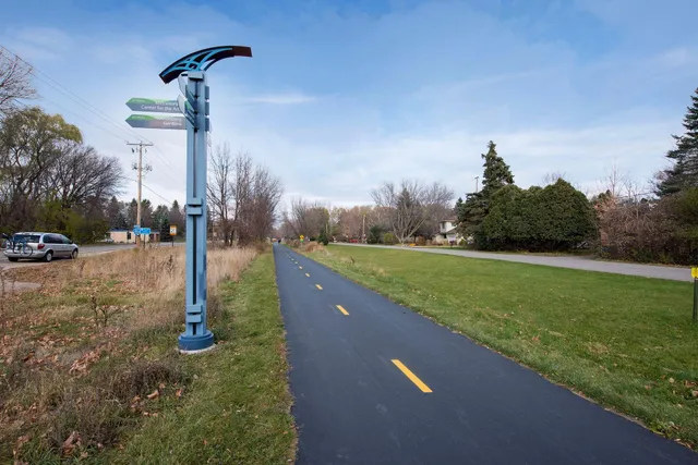 $1,200,000 | 2669 Woodbridge Road, Minnetonka Beach, MN 55391