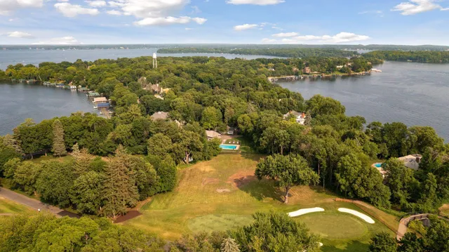 $1,200,000 | 2669 Woodbridge Road, Minnetonka Beach, MN 55391