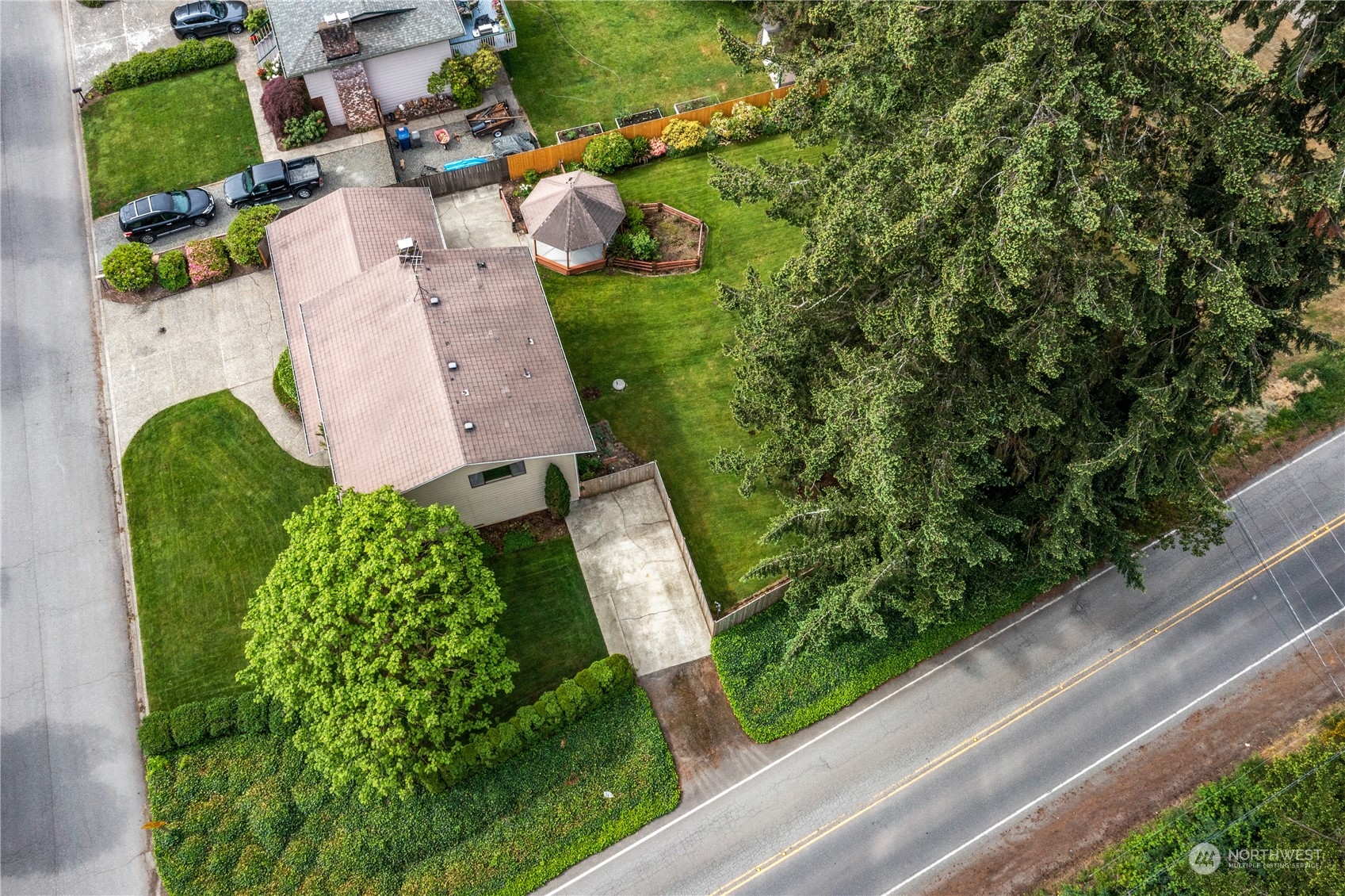 9503 127th Place Southeast Renton, WA 98056 - Photo 29 of 32 an aerial view of a house with garden space and street view
