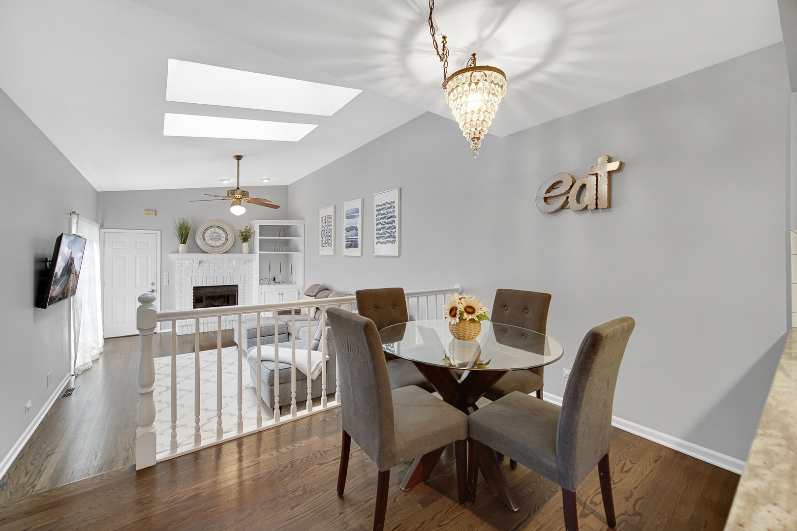 9054 Forestview Road Evanston, IL 60203 - Photo 12 of 40 Gallery Image 12
