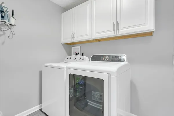 $389,900 | 5 Stonebridge Crescent, Perinton, NY 14450