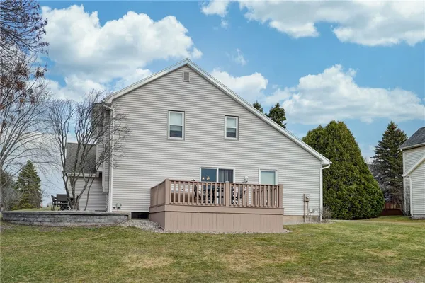 $389,900 | 5 Stonebridge Crescent, Perinton, NY 14450