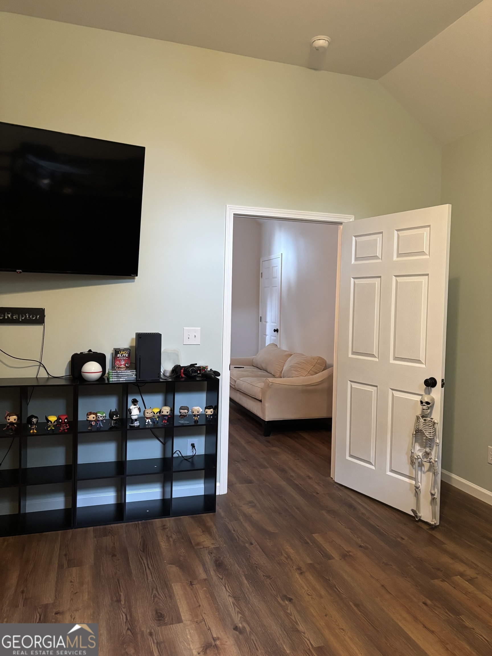 204 6th Avenue Menlo, GA 30731 - Photo 19 of 24 a living room with furniture and a flat screen tv