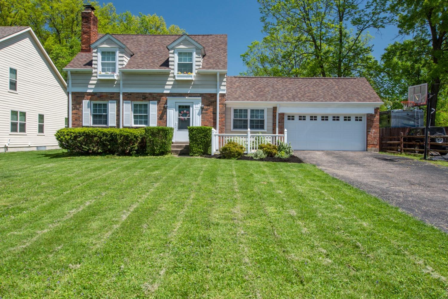 7292 Hosbrook Road Madeira, OH 45243 - Photo 4 of 40