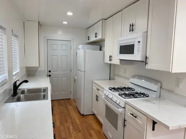 $399,850 | 1140 1/2 South Oxford Avenue, Los Angeles, CA 90006