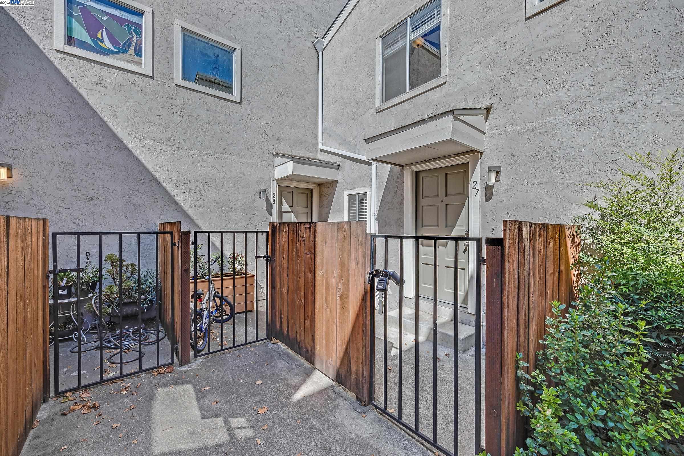 3712 Willow Pass Road, Unit 27 Concord, CA 94519 - Photo 1 of 1 a view of a corridor