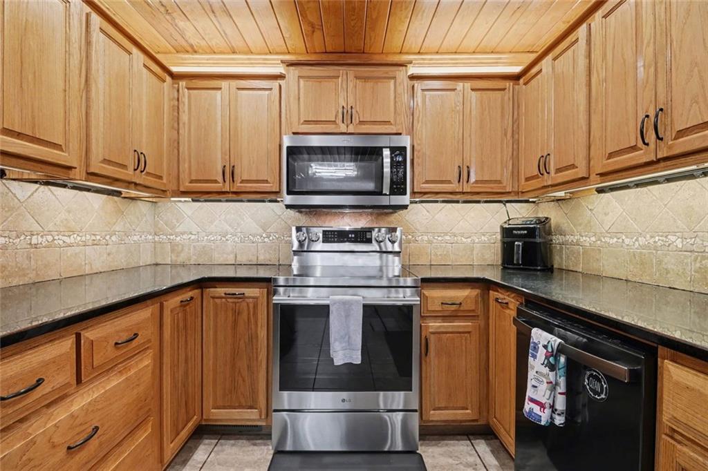 2758 Hightower Road Ball Ground, GA 30107 - Photo 13 of 34