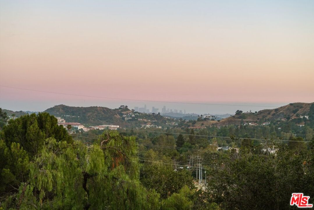 2940 Marcia Road Glendale, CA 91208 - Photo 5 of 65